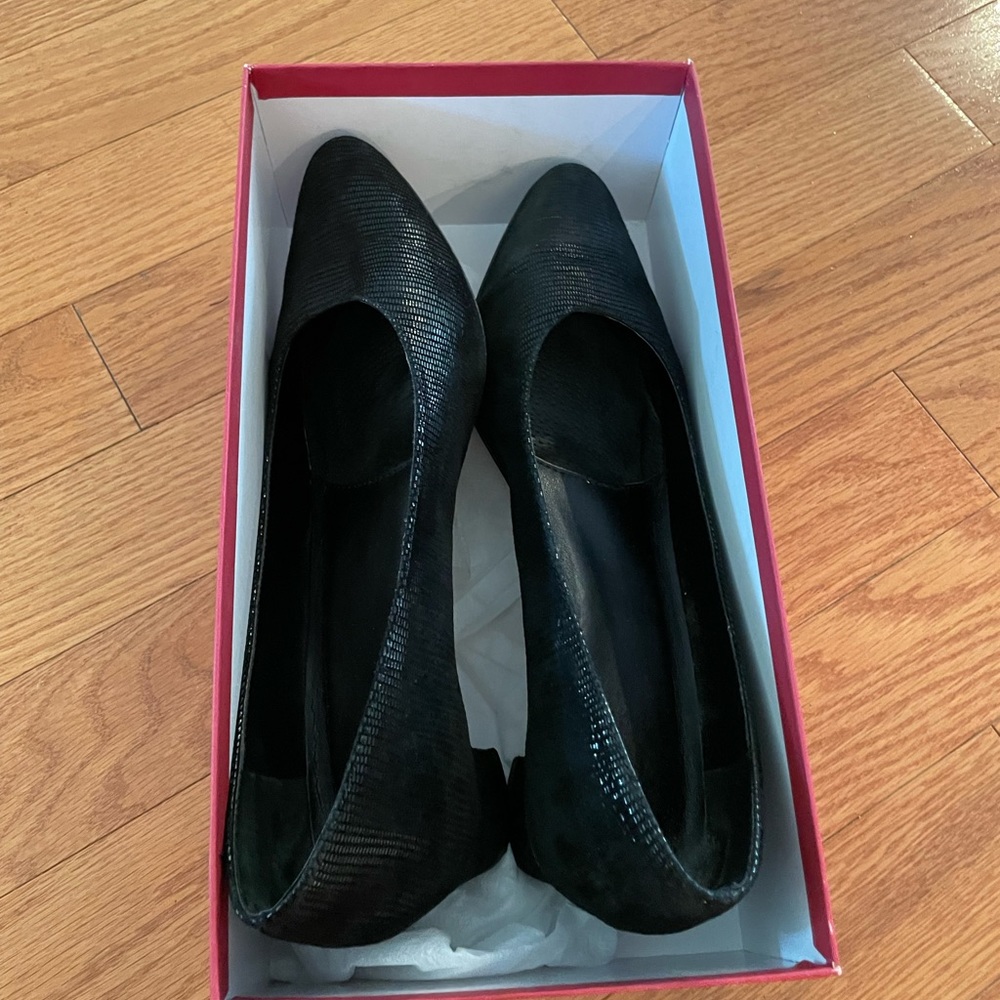 $ firm Vaneli Heels